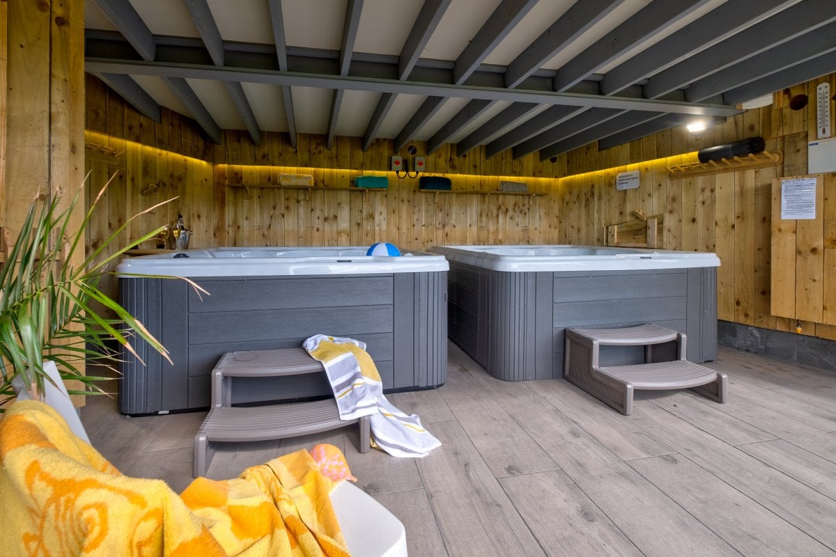 Hot tub area ideal for family and friend celebrations